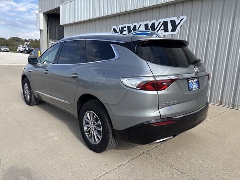 Used 2024 Buick Enclave Premium image 7