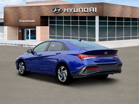 New 2025 Hyundai Elantra SEL image 5