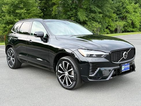 Used 2023 Volvo XC60 T8 Plus w/ Climate Package AWD/4WD image 9