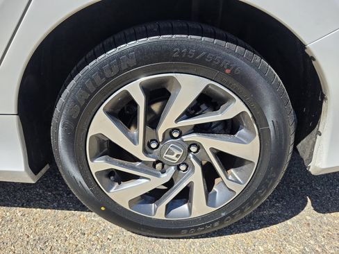 Used 2016 Honda Civic EX image 40