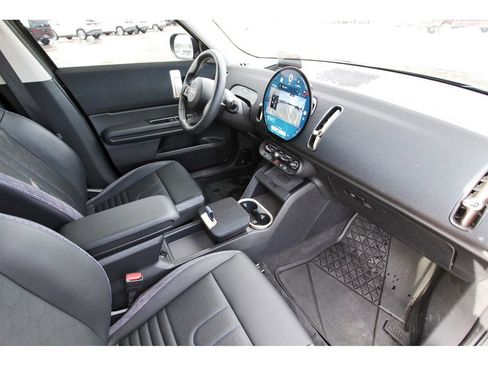 Used 2025 MINI Cooper Countryman S w/ Comfort Package Max image 25