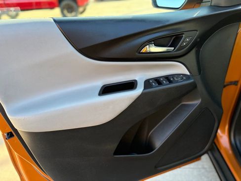 Used 2018 Chevrolet Equinox LS FWD image 25