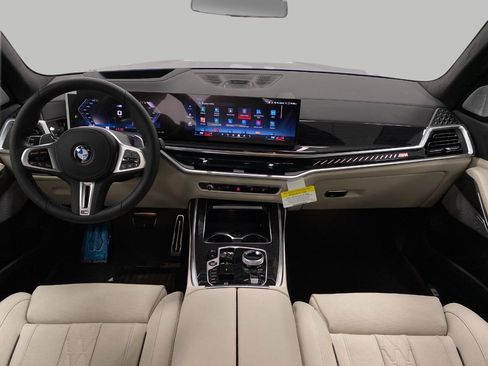 New 2026 BMW X7 M60i image 23
