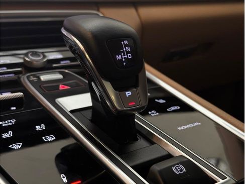 Used 2019 Porsche Panamera 4 AWD/4WD image 17