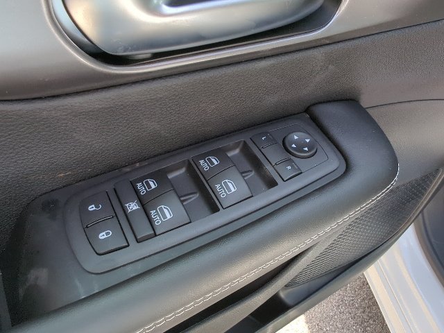 New 2026 Chrysler Pacifica Select FWD image 14