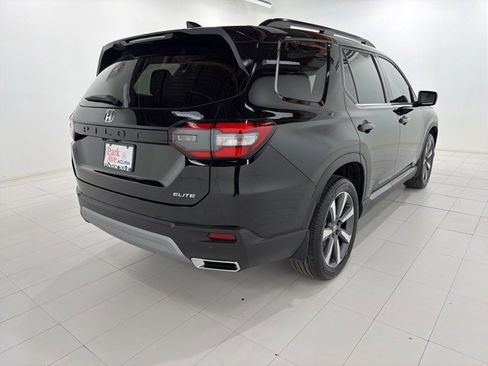 Used 2025 Honda Pilot Elite image 5