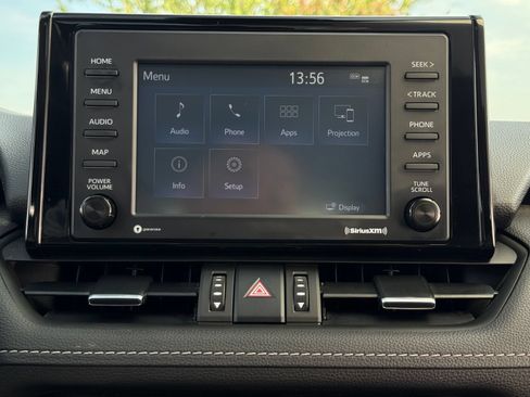 Used 2022 Toyota RAV4 XLE Premium AWD/4WD image 21