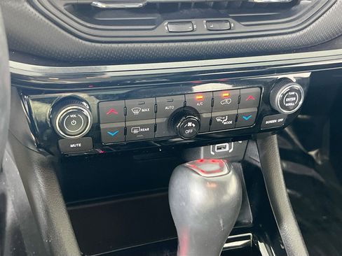 Used 2022 Jeep Compass Altitude w/ Sun and Sound Group image 15