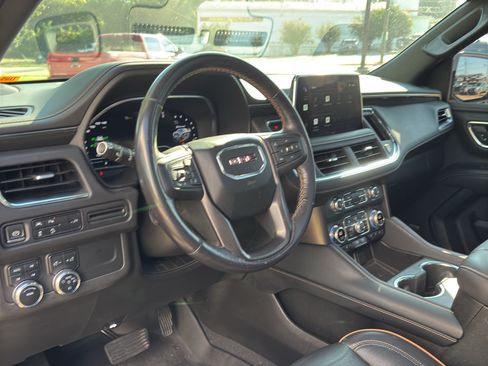Used 2022 GMC Yukon AT4 AWD/4WD image 11
