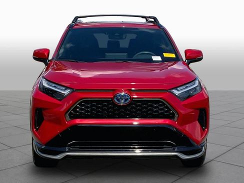 Used 2022 Toyota RAV4 SE w/ Weather & Moonroof Package AWD/4WD image 4