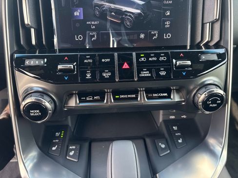 New 2026 Lexus LX 700h Luxury AWD/4WD image 23
