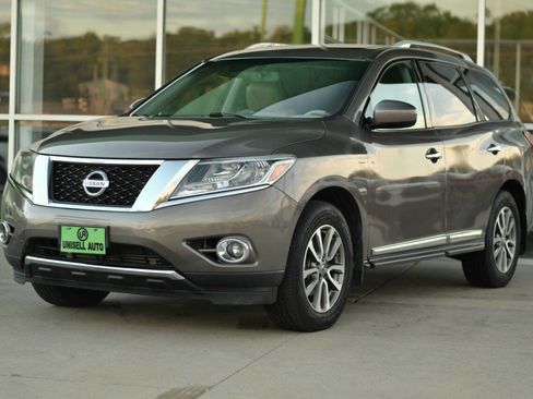 Used 2014 Nissan Pathfinder SL w/ SL Premium Package image 3
