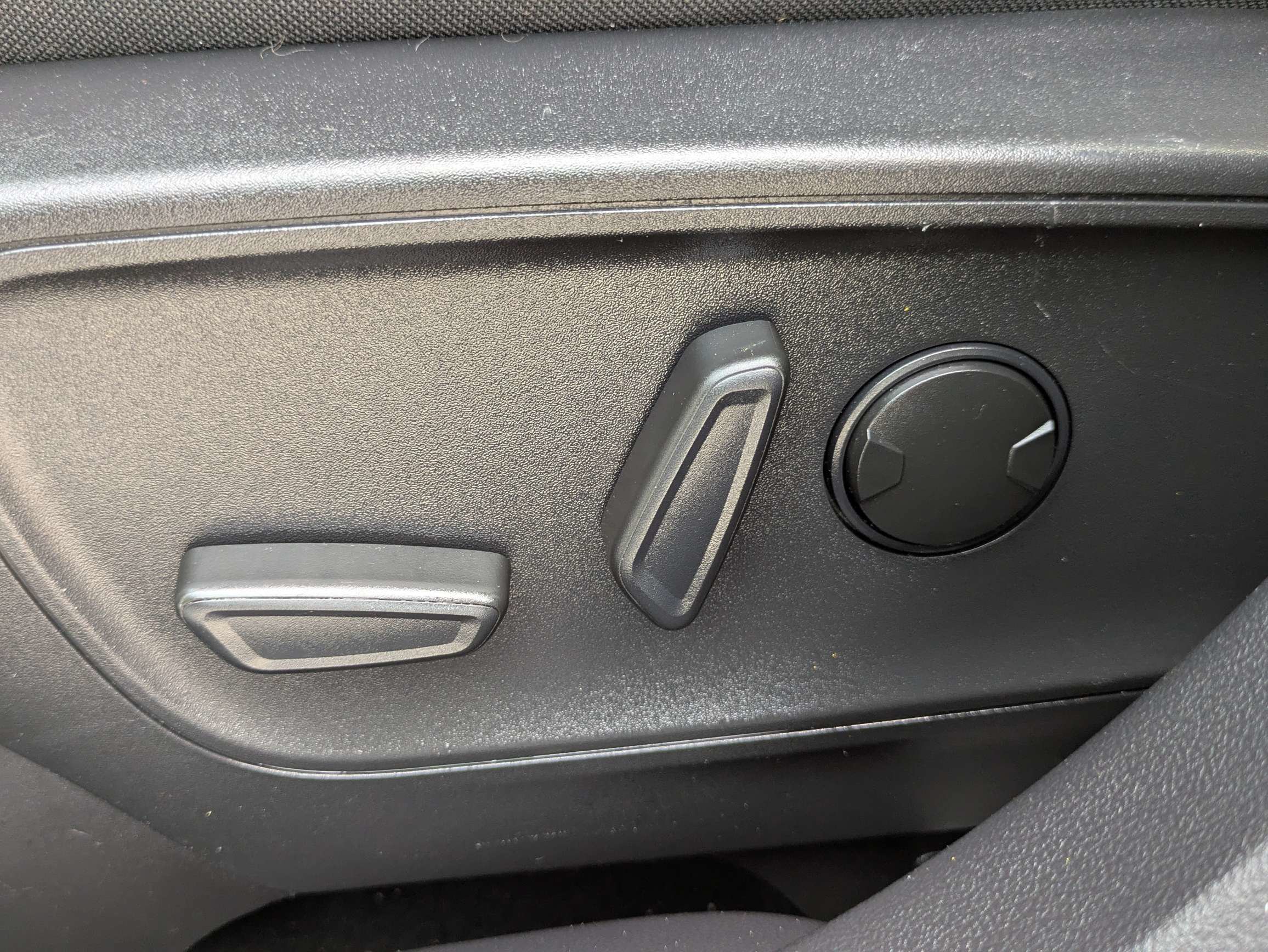 Used 2022 Ford Escape SE w/ SE Sport Appearance Package FWD image 21