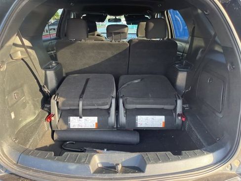 Used 2018 Ford Explorer XLT w/ Equipment Group 201A FWD image 6