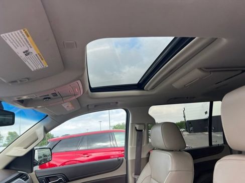 Used 2019 Chevrolet Suburban Premier AWD/4WD image 10