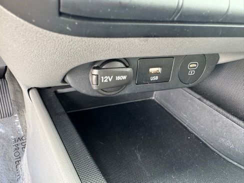 Certified 2024 Hyundai Elantra SE FWD image 29