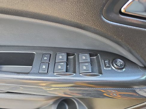 Used 2018 Chevrolet Colorado Z71 AWD/4WD image 23