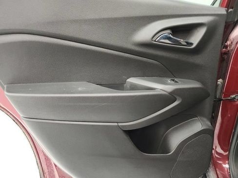 Used 2024 Chevrolet Trax RS w/ Driver Confidence Package FWD image 9