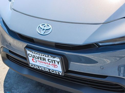New 2026 Toyota Prius LE FWD image 6