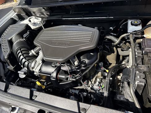 Used 2023 GMC Acadia Denali FWD image 28