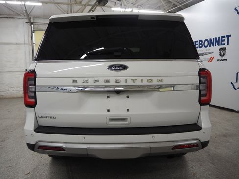 Used 2024 Ford Expedition Limited image 7