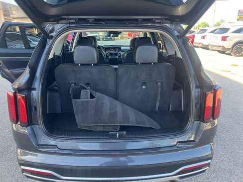 Used 2022 Kia Sorento EX w/ Panoramic Sunroof Package AWD/4WD image 12