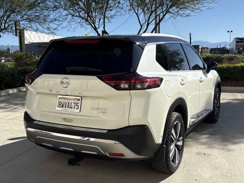 Used 2021 Nissan Rogue Platinum image 5