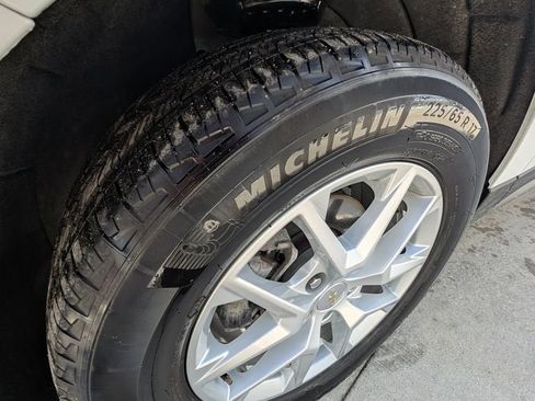 Used 2024 Chevrolet Equinox LT image 36