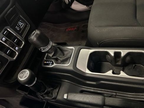 Used 2018 Jeep Wrangler Unlimited Sport S AWD/4WD image 30