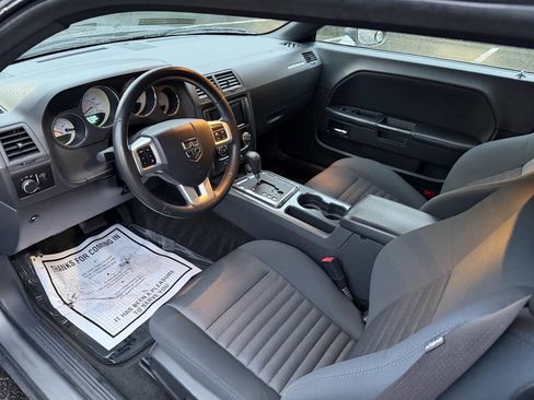 Used 2012 Dodge Challenger SXT image 11