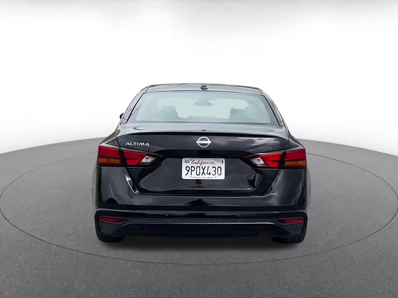 Used 2025 Nissan Altima 2.5 SV FWD image 12