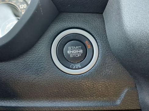 Used 2021 RAM 5500 Tradesman w/ Chrome Appearance Group image 23