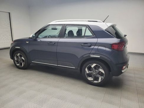 Used 2023 Hyundai Venue Limited FWD image 3