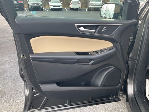 Certified 2017 Ford Edge SEL w/ Equipment Group 201A image 18