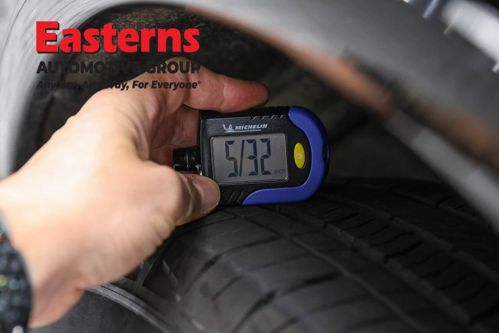 Used 2025 Dodge Durango GT RWD image 26