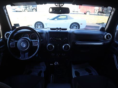 Used 2014 Jeep Wrangler Unlimited Rubicon w/ Connectivity Group AWD/4WD image 56