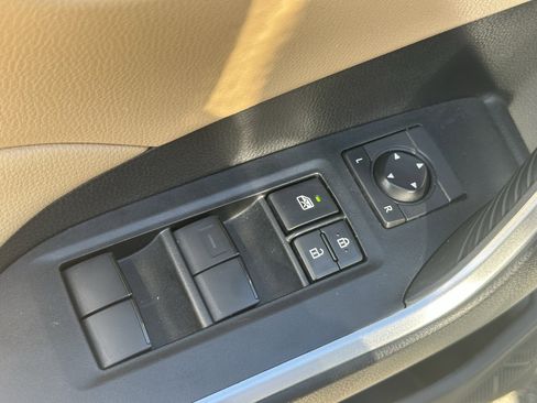 Used 2021 Toyota RAV4 XLE image 15