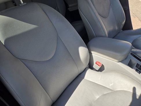 Used 2011 Toyota RAV4 Limited w/ Limited Extra Value Pkg AWD/4WD image 27