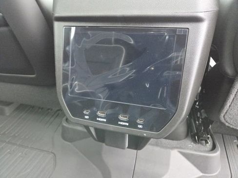 New 2026 GMC Yukon XL AT4 Ultimate w/ LPO, Illumination Package image 18