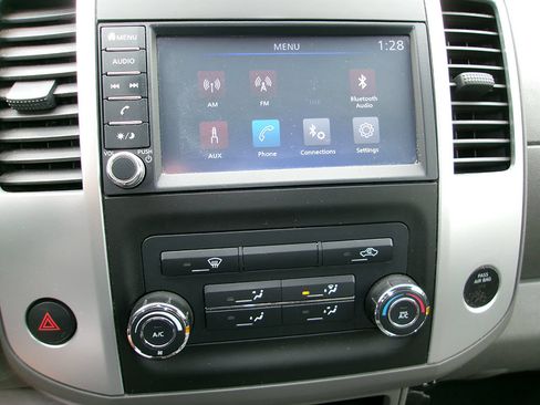 Used 2019 Nissan Frontier SV AWD/4WD image 15