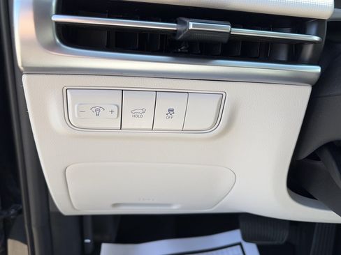 Certified 2025 Hyundai Tucson SEL AWD/4WD image 13