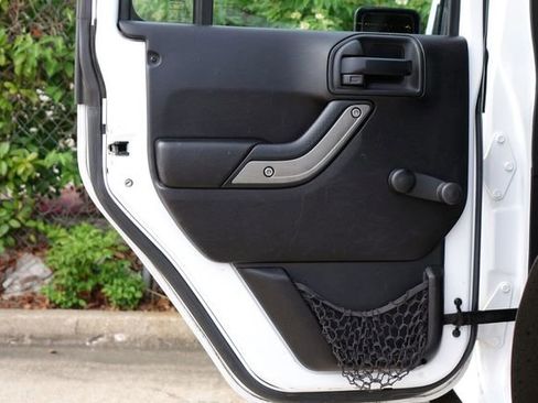 Used 2015 Jeep Wrangler Unlimited Sport w/ Connectivity Group image 10