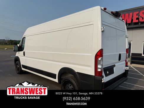 Used 2023 RAM ProMaster 2500 FWD image 3