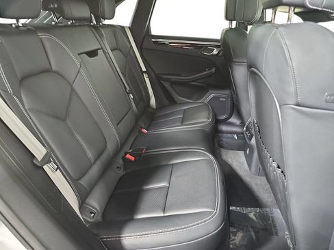 Certified 2025 Porsche Macan S AWD/4WD image 26