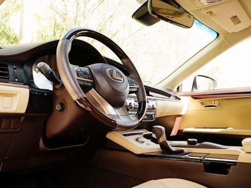 Used 2017 Lexus ES 350 image 12