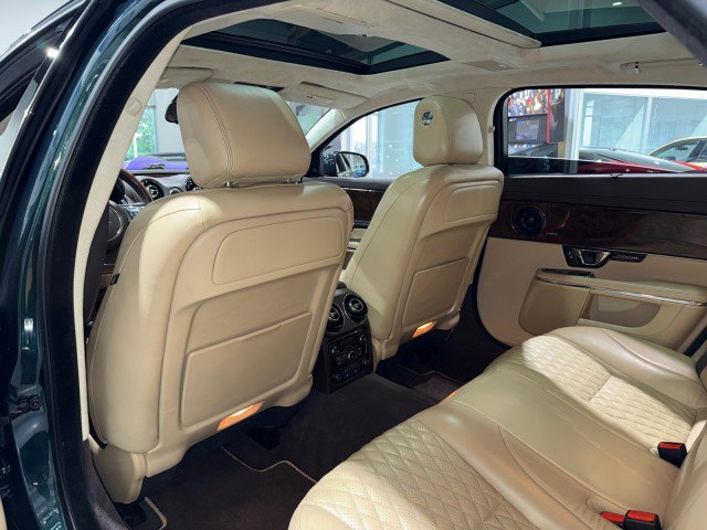 Used 2017 Jaguar XJ L Portfolio AWD/4WD image 46