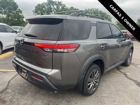 Used 2022 Nissan Pathfinder SV w/ SV Black Package FWD image 4