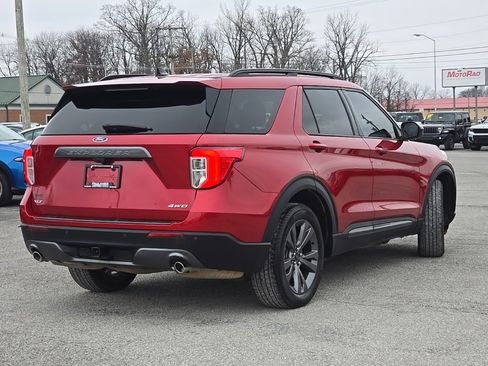 Used 2023 Ford Explorer XLT w/ Equipment Group 202A image 7