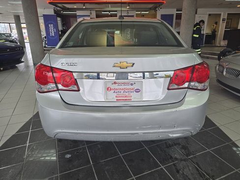 Used 2015 Chevrolet Cruze LS image 5
