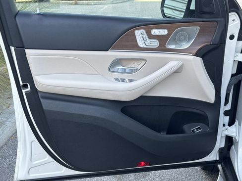 Used 2022 Mercedes-Benz GLS 450 4MATIC image 20